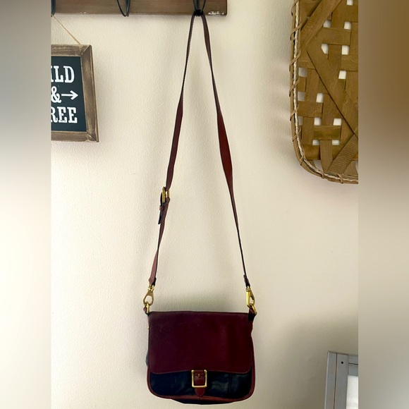 Fossil Leather Purse - Picture 1 of 9